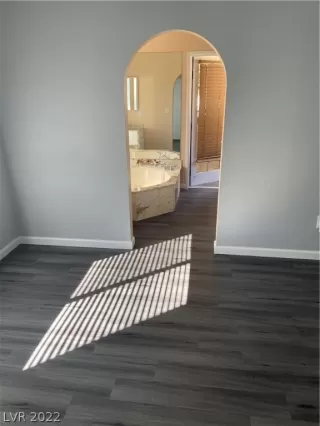 Photo #6: 2377930 Listing