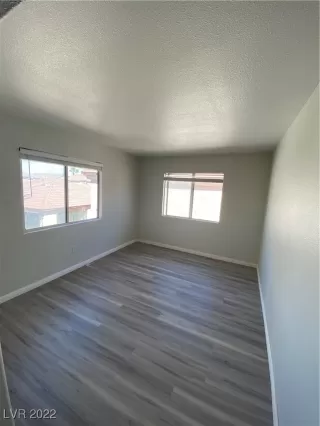 Photo #5: 2377991 Listing 