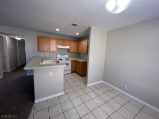 Photo #3: 2377998 Listing 