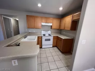 Photo #6: 2377998 Listing 