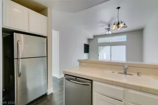 Photo #6: 2378004 Listing