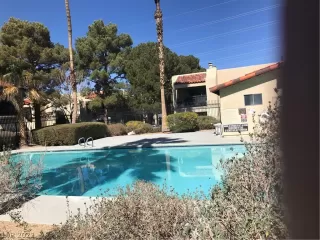 Photo #5: 2378037 Listing 