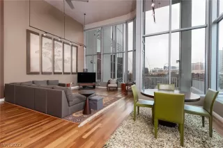 Photo #6: 2378050 Listing