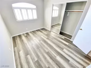 Photo #5: 2378133 Listing 