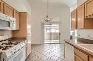 Photo #2: 2378181 Listing