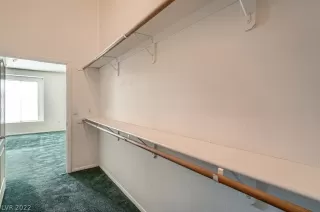 Photo #4: 2378181 Listing