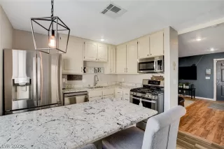 Photo #5: 2378192 Listing 