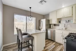 Photo #6: 2378192 Listing 