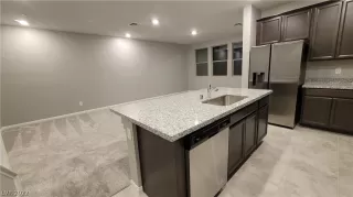 Photo #4: 2378207 Listing 