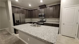 Photo #6: 2378207 Listing 