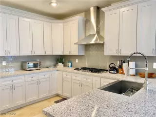 Photo #2: 2378210 Listing 