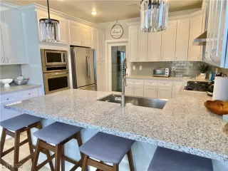 Photo #4: 2378210 Listing 