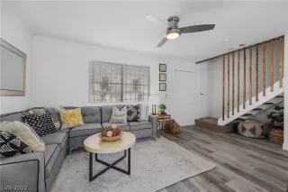 Photo #3: 2378255 Listing