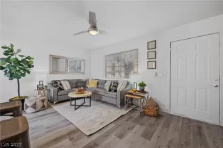 Photo #5: 2378255 Listing