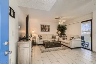 Photo #6: 2378270 Listing 