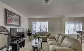 Photo #3: 2378297 Listing 