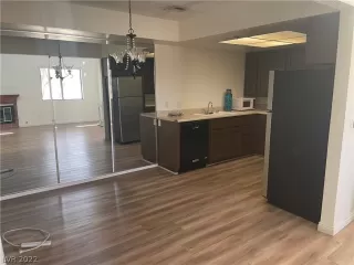 Photo #4: 2378299 Listing 