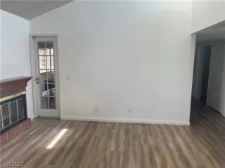 Photo #6: 2378299 Listing 