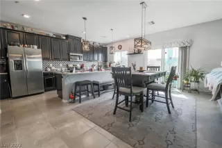 Photo #6: 2378351 Listing