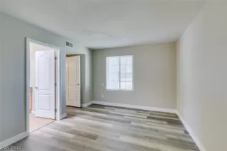 Photo #4: 2378410 Listing