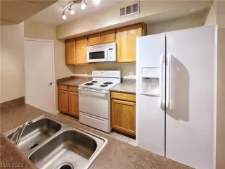 Photo #6: 2378423 Listing 