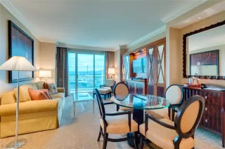 Photo #3: 2378433 Listing