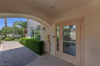 Photo #3: 2378475 Listing