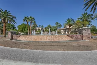 Photo #4: 2378475 Listing