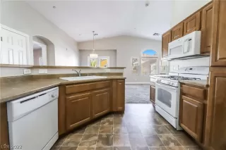 Photo #5: 2378476 Listing 