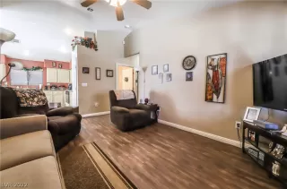 Photo #4: 2378510 Listing 