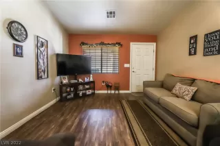 Photo #5: 2378510 Listing 