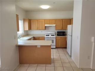 Photo #4: 2378519 Listing 