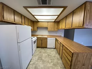 Photo #5: 2378524 Listing 