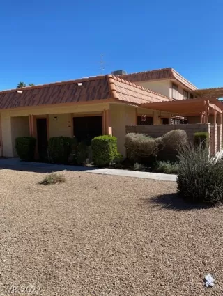 Photo #2: 2378530 Listing