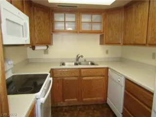 Photo #3: 2378530 Listing