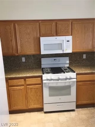 Photo #3: 2378546 Listing