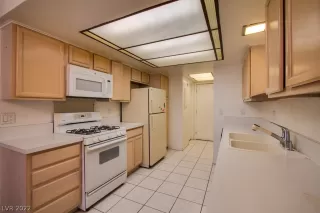 Photo #4: 2378549 Listing 