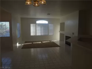 Photo #4: 2378568 Listing