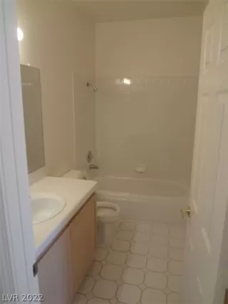 Photo #5: 2378568 Listing