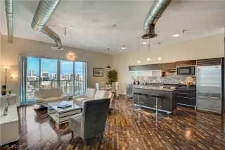 Photo #5: 2378584 Listing