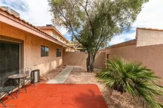 Photo #4: 2378591 Listing