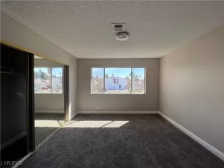 Photo #6: 2378596 Listing 