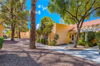 Photo #4: 2378623 Listing