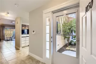 Photo #5: 2378623 Listing