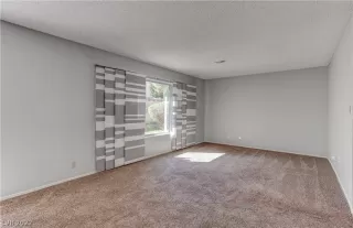 Photo #6: 2378633 Listing 