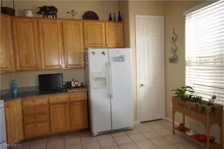 Photo #5: 2378643 Listing