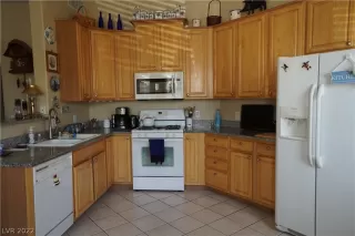 Photo #6: 2378643 Listing