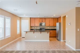 Photo #5: 2378647 Listing 