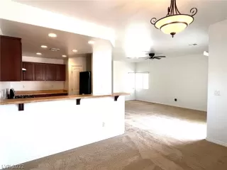 Photo #5: 2378664 Listing 