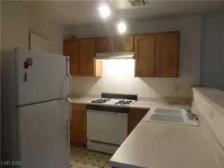 Photo #2: 2378672 Listing 